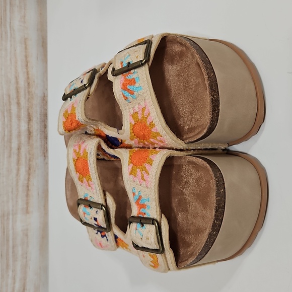 Colorful Embroidered Block Heel Confy Boho Floral Crochet Platform Sandals 9 - Picture 5 of 9